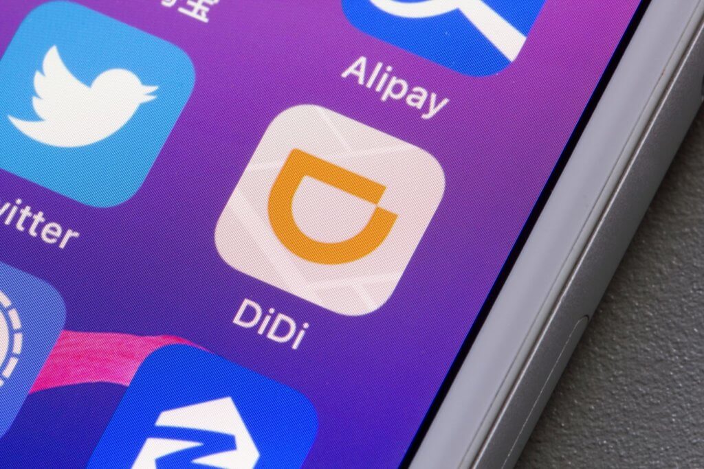 Didi's rivals try to chip away its market share