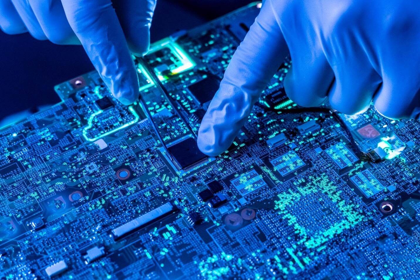 The biggest tech firms develop their own semiconductors