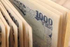 Japanese Yen tumbled down while U.S. dollar hit a new high