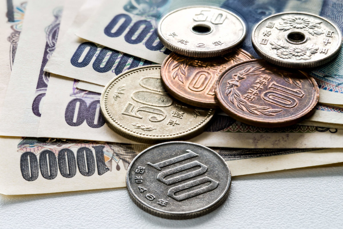 U.S. dollar gained on Thursday while Yen continued falling