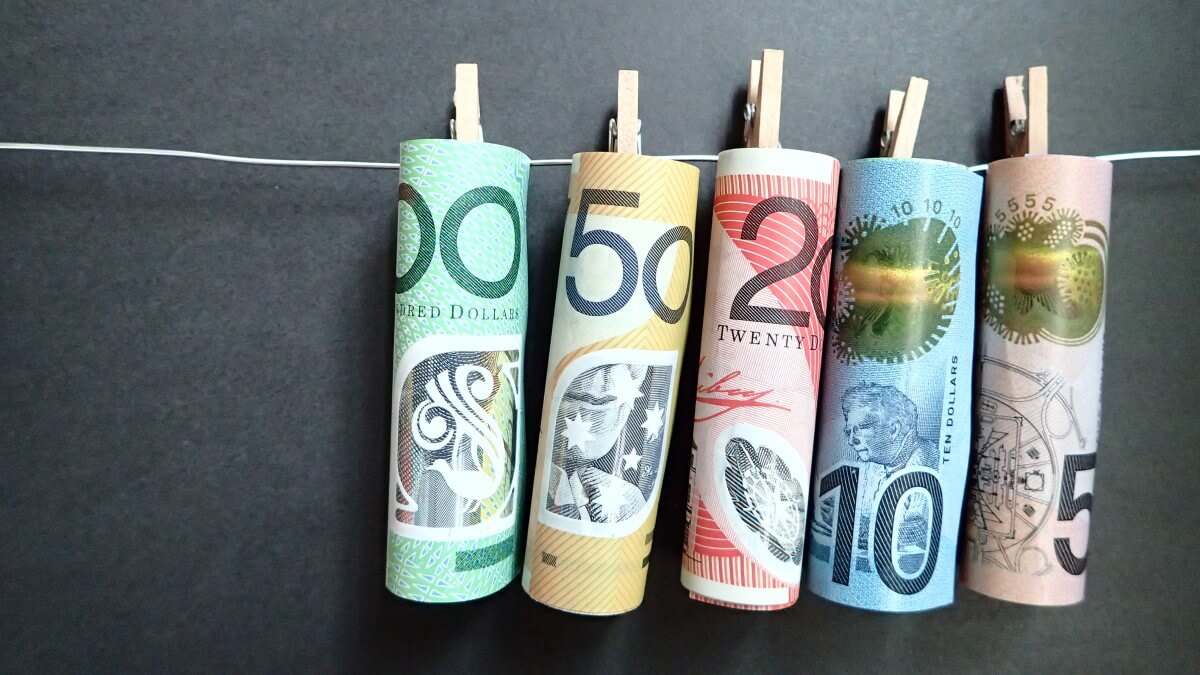 Australian dollar rallied while Euro continued its decline 